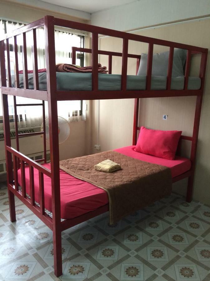 Changphuakgate Guesthouse Chiang Mai Exteriör bild