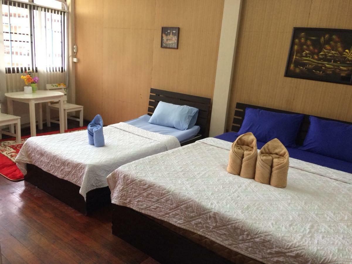 Changphuakgate Guesthouse Chiang Mai Exteriör bild