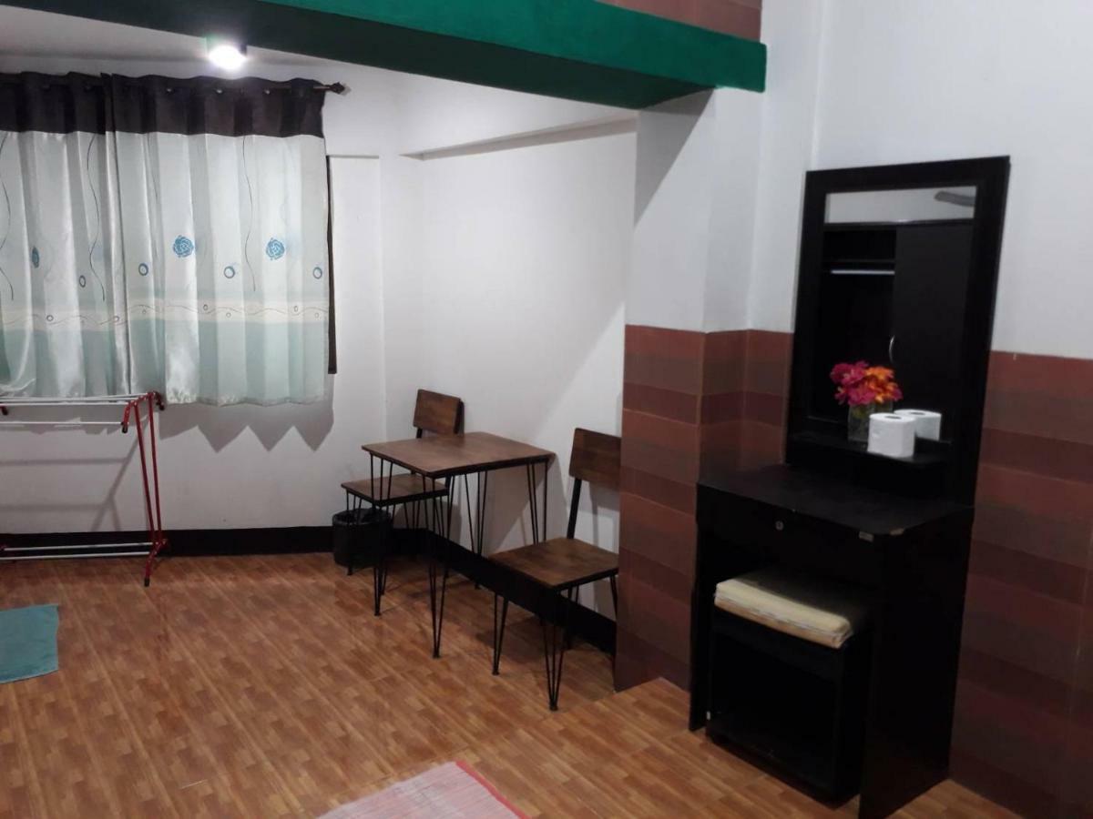 Changphuakgate Guesthouse Chiang Mai Exteriör bild